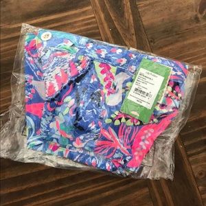 2t Lilly Pulitzer shorts